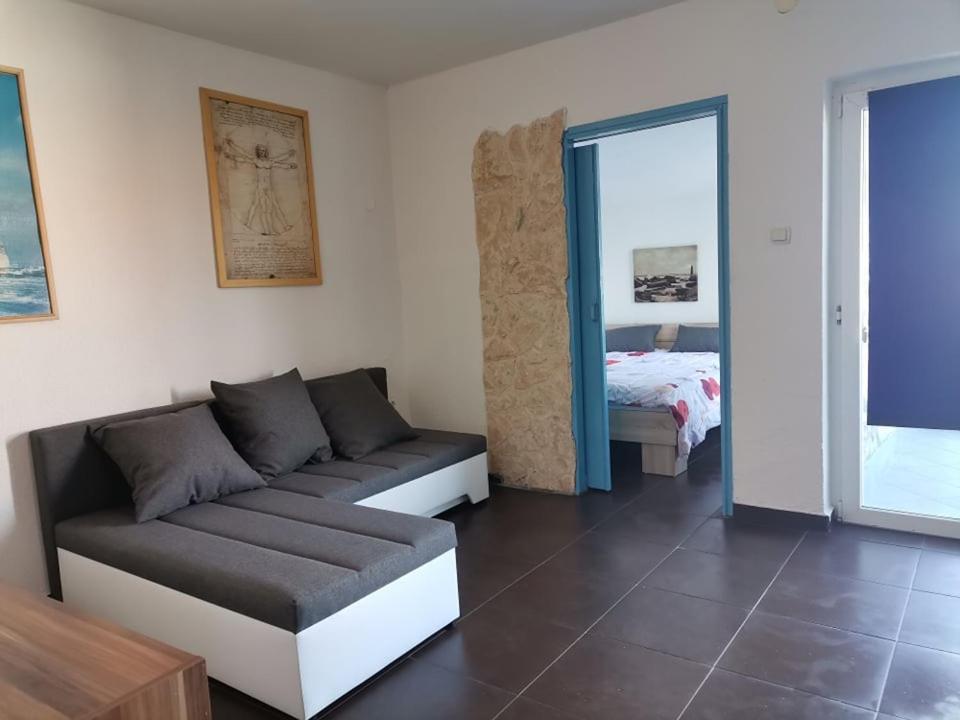 Apartmani Omišalj Exteriör bild