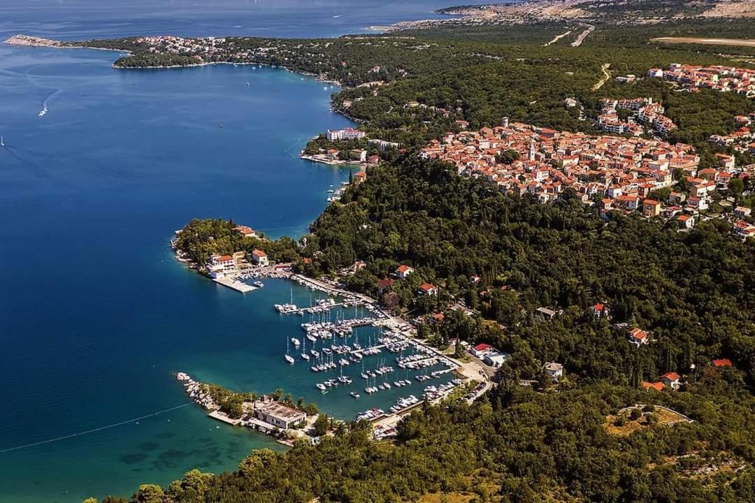 Apartmani Omišalj Exteriör bild
