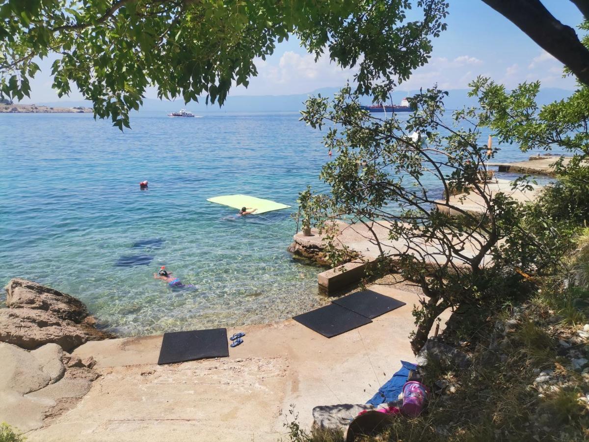Apartmani Omišalj Exteriör bild