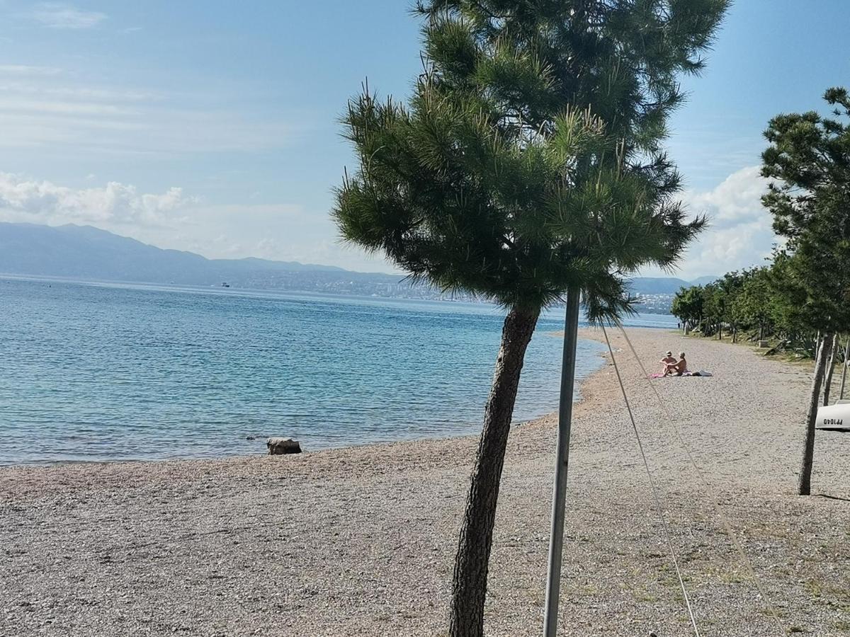 Apartmani Omišalj Exteriör bild