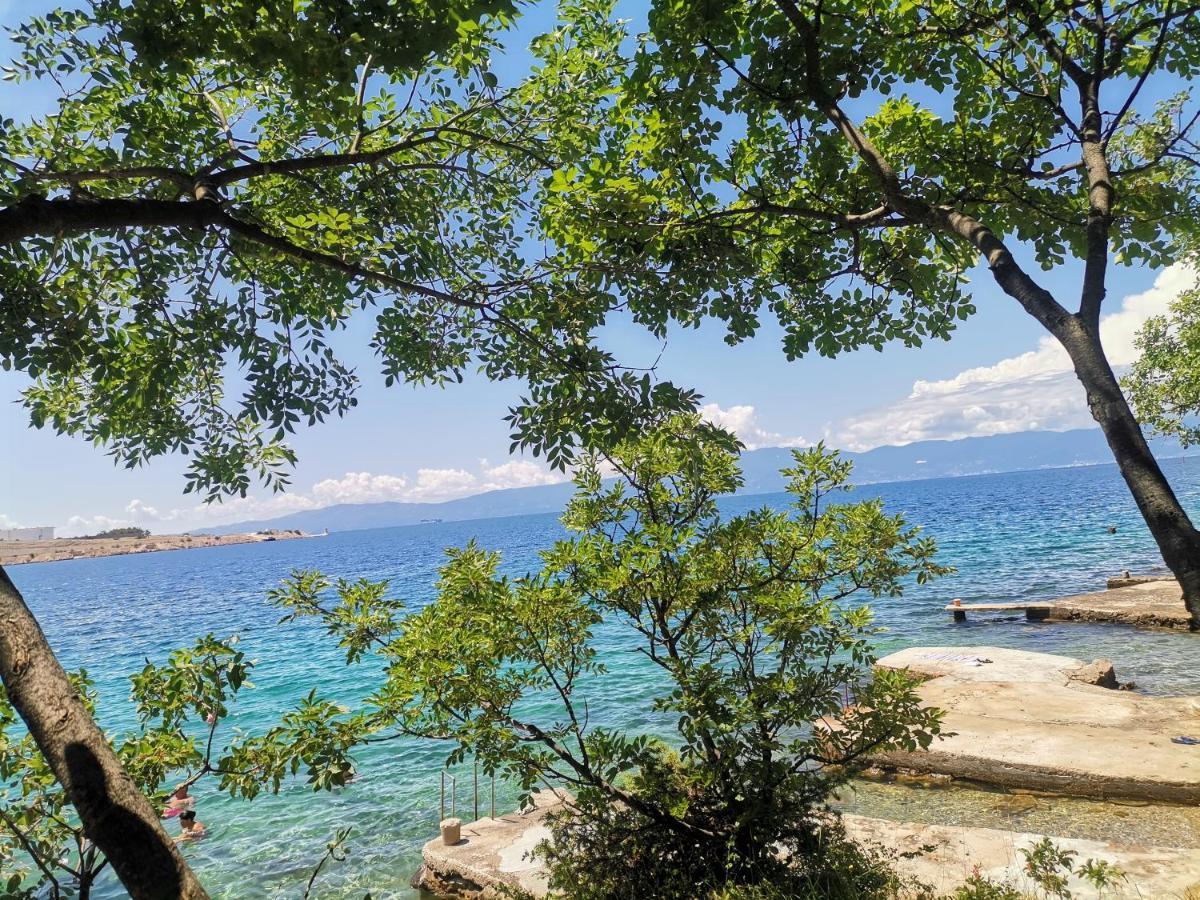 Apartmani Omišalj Exteriör bild