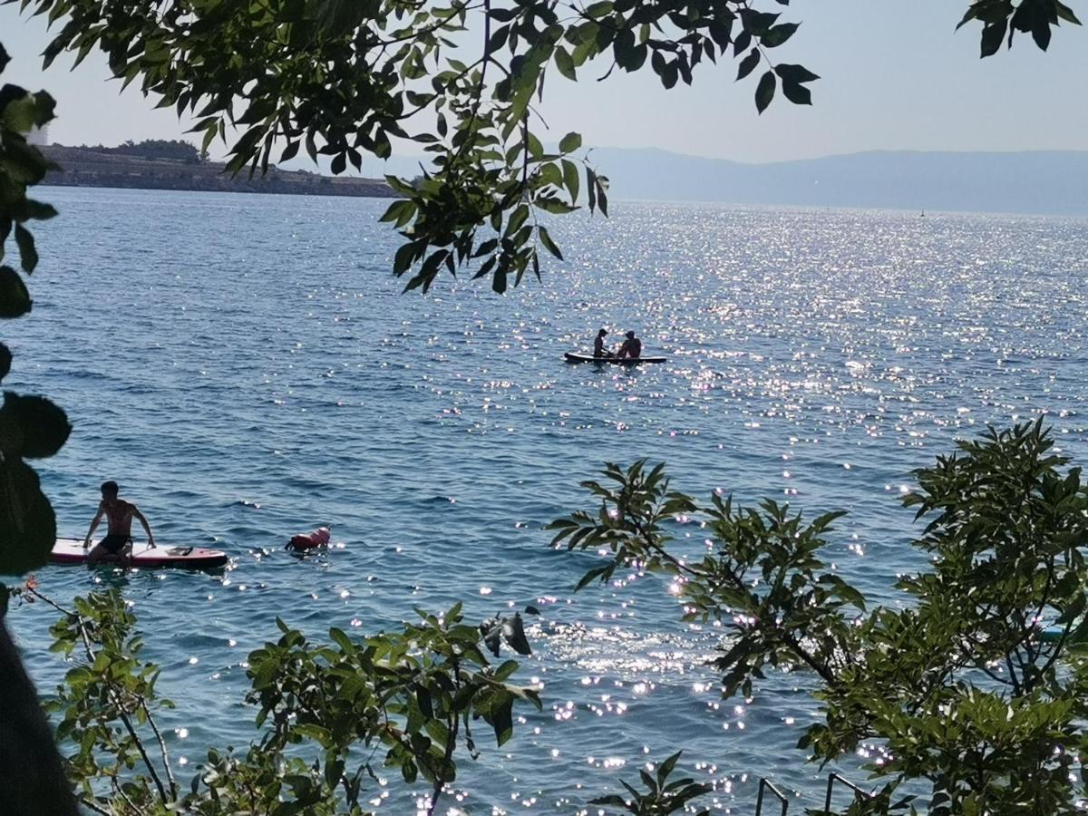 Apartmani Omišalj Exteriör bild